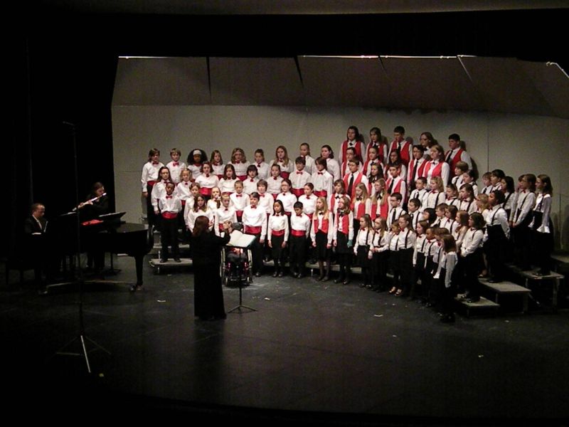 013111 Childrens Chorus members lift their voices in song