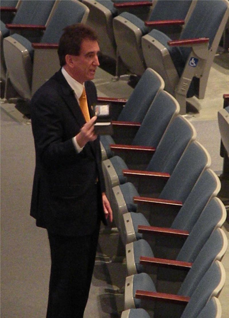 021411 Renacci discuses state of the economy during Wooster town hall meeting