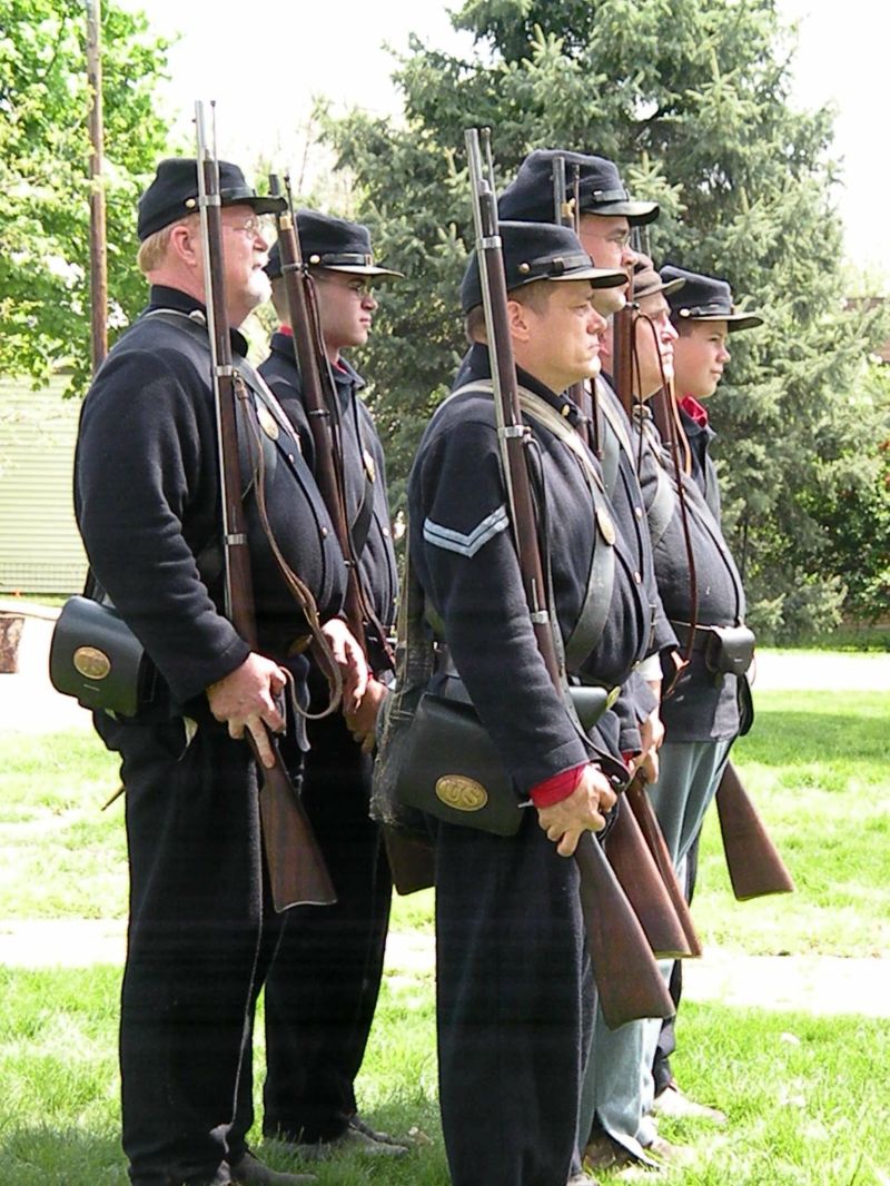 050211 Civil War reenactors muster on Historical Society grounds