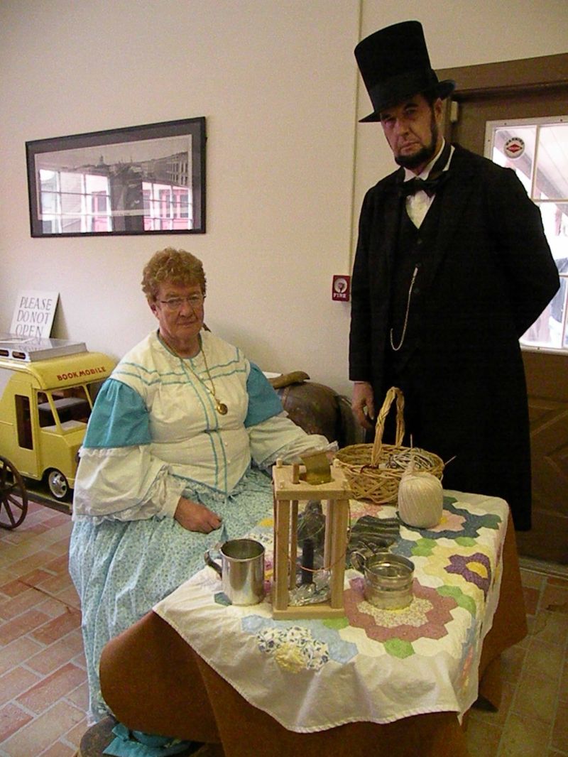 050211 Civil War reenactors muster on Historical Society grounds