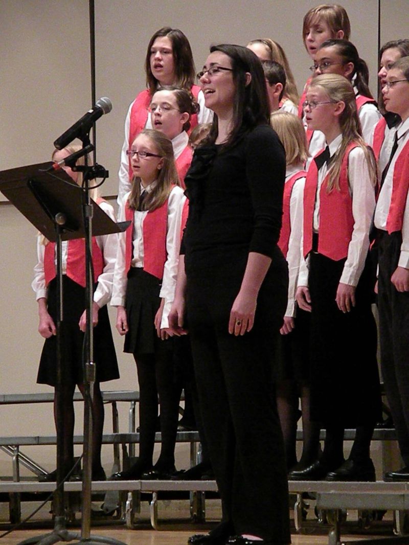 050911 Singing as one