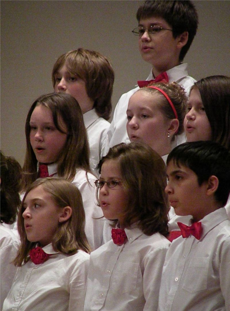 050911 Singing as one
