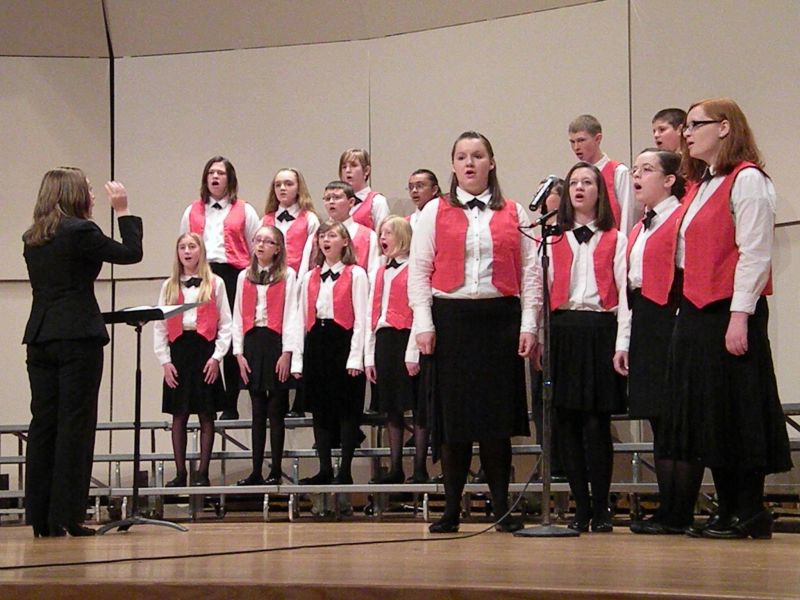 050911 Singing as one
