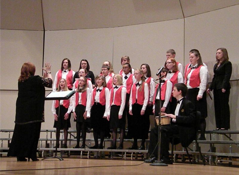 050911 Singing as one
