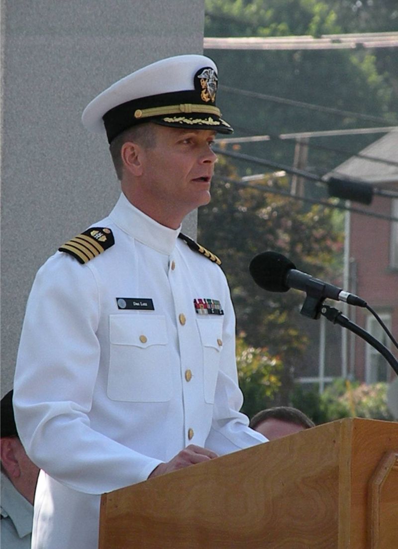 060611 Community pays tribute to soldiers who made the ultimate sacrifice