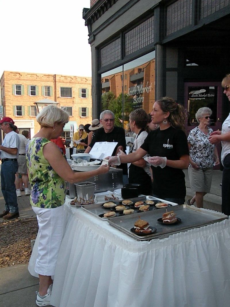 071111 Celebrating the culinary and fine arts