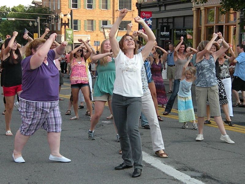 071111 Flash mob materializes on the Square in downtown Wooster