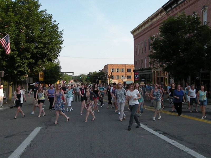 071111 Flash mob materializes on the Square in downtown Wooster