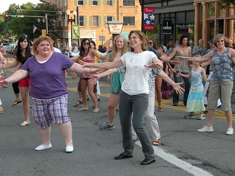 071111 Flash mob materializes on the Square in downtown Wooster