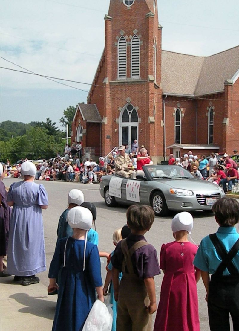 071111 Fredericksburg holds Wayne County's Biggest Small Town Parade