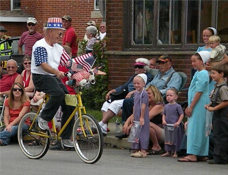 071111 Fredericksburg holds Wayne County's Biggest Small Town Parade