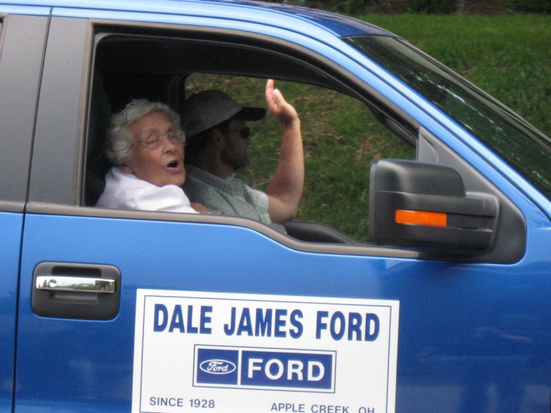 0801 Appleseed Festival parade takes a bite out of the heat and summer storms