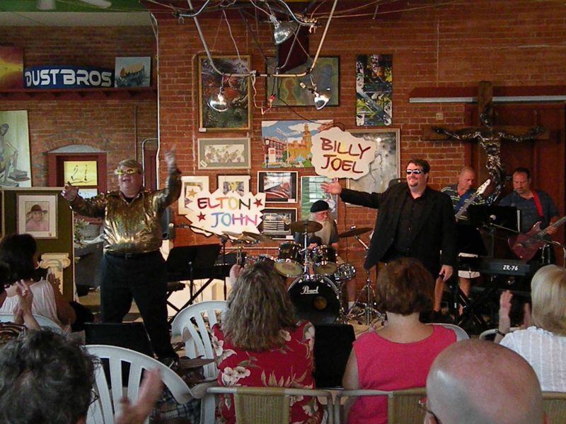 080811 Piano Men takes audience back to the 70s