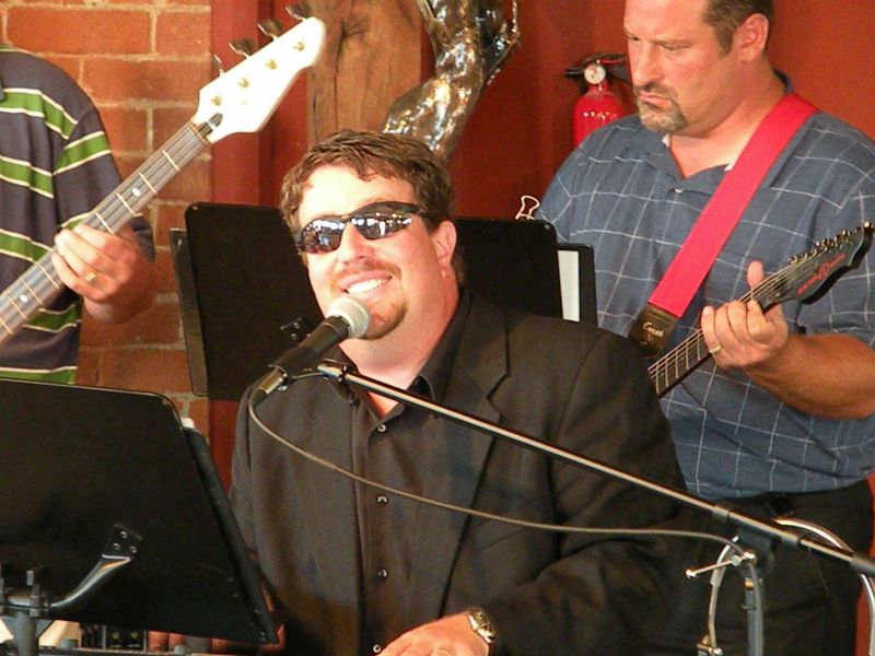 080811 Piano Men takes audience back to the 70s