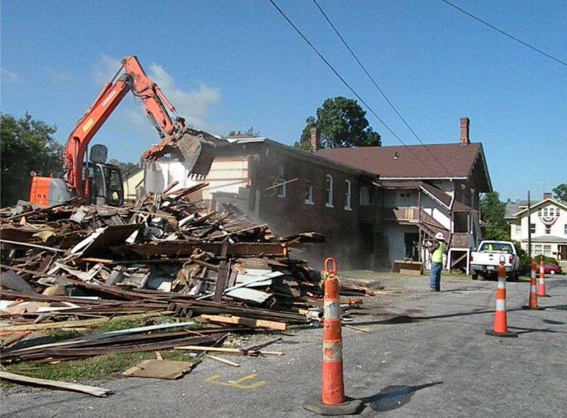 082211 New lease on life for historic Sloan House