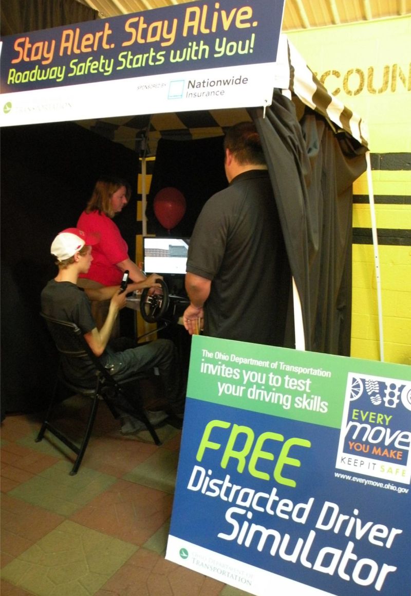 100311 ODOT simulator demonstrates dangers of distracted driving