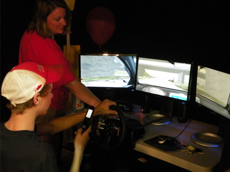 100311 ODOT simulator demonstrates dangers of distracted driving