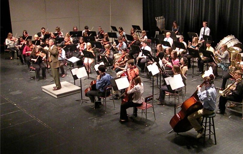 122010 Seniors take part in much loved Christmas tradition