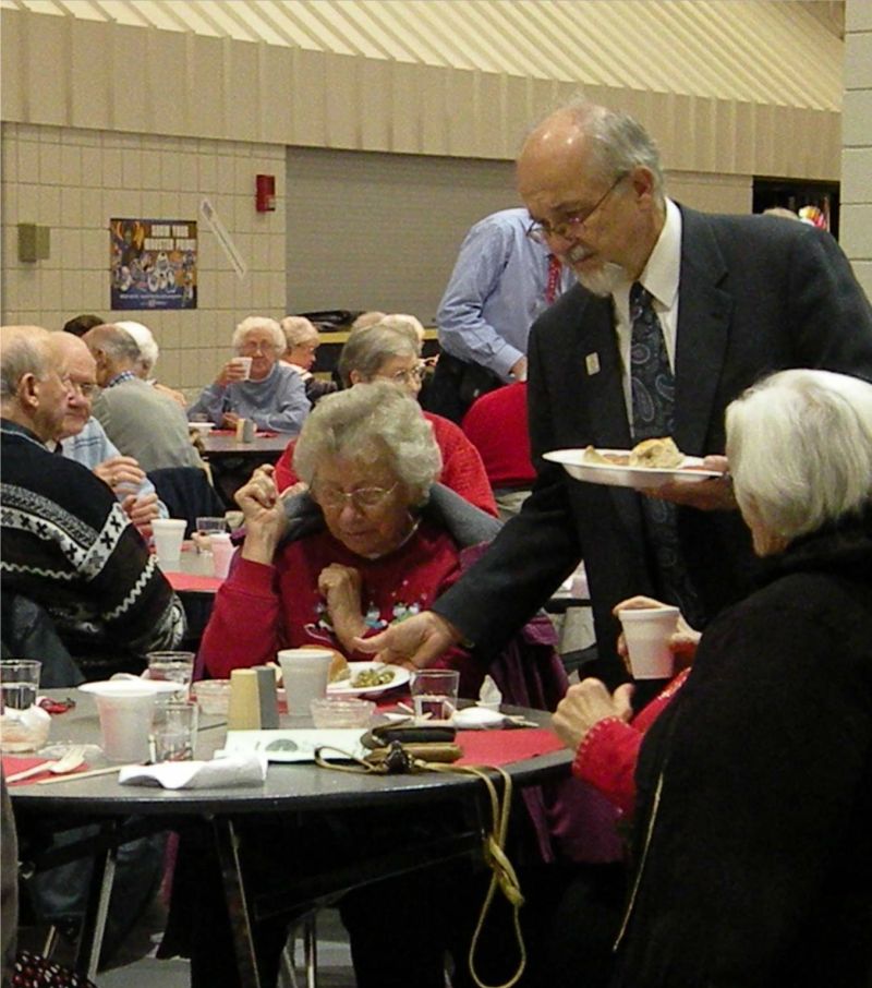 122010 Seniors take part in much loved Christmas tradition