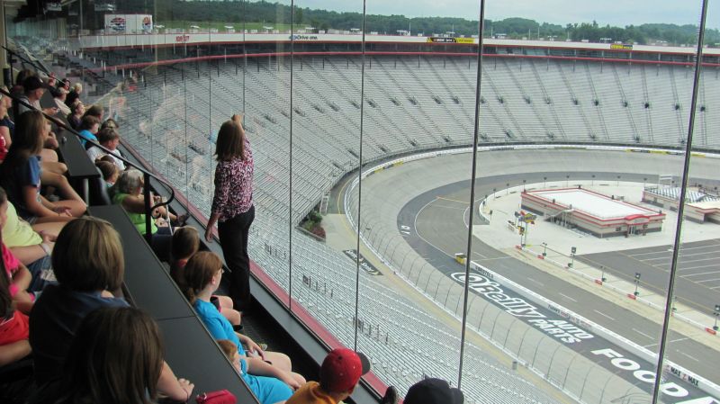 4-H dairy project participants board busses to Tennessee for an unforgettable experience