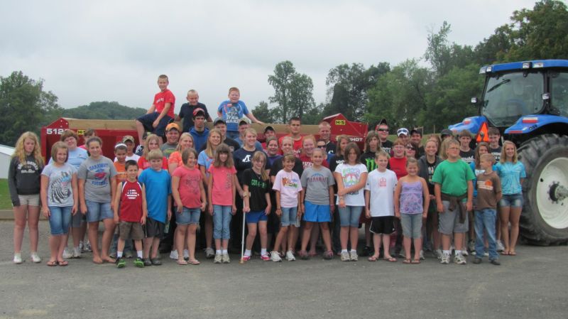 4-H dairy project participants board busses to Tennessee for an unforgettable experience