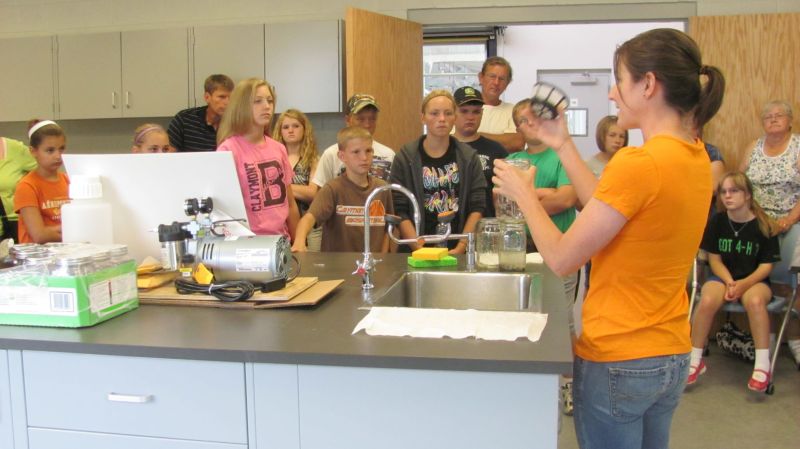 4-H dairy project participants board busses to Tennessee for an unforgettable experience