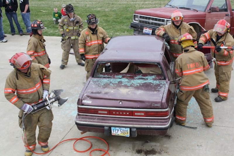 4-Hers Learn About Safety at Tuscarawas Event