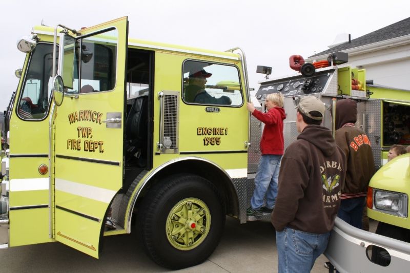 4-Hers Learn About Safety at Tuscarawas Event