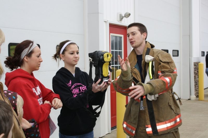 4-Hers Learn About Safety at Tuscarawas Event