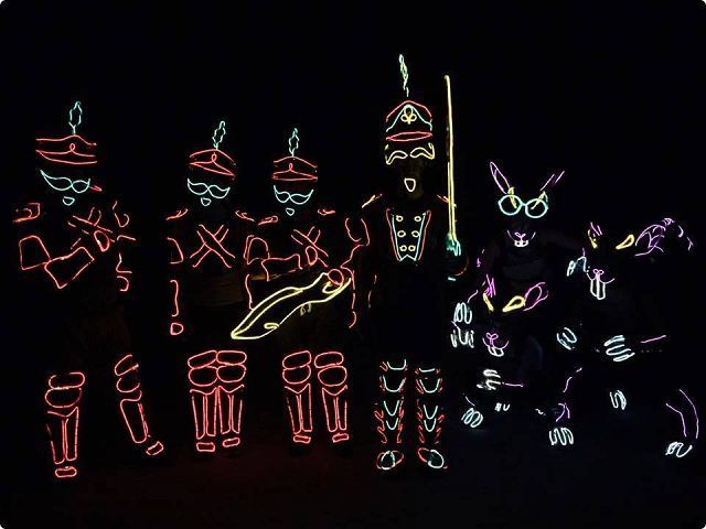 A Very Electric Christmas by Lightwire Theater gets positive review