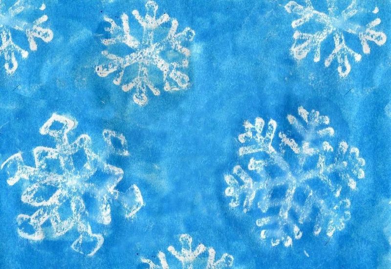 An Artsy Studio Night highlights snowflake crafts