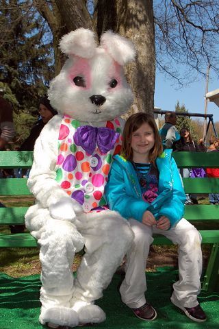 An egg-citing afternoon in Apple Creek