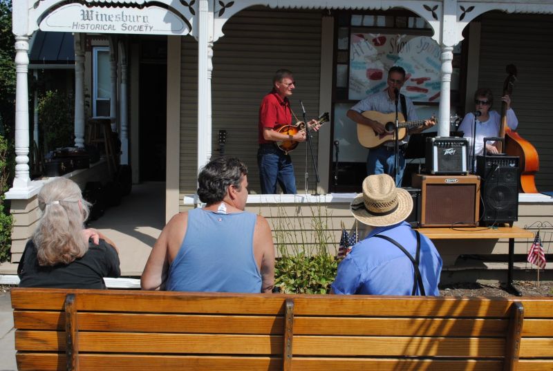 Another successful year for the Winesburg Classic Art Show