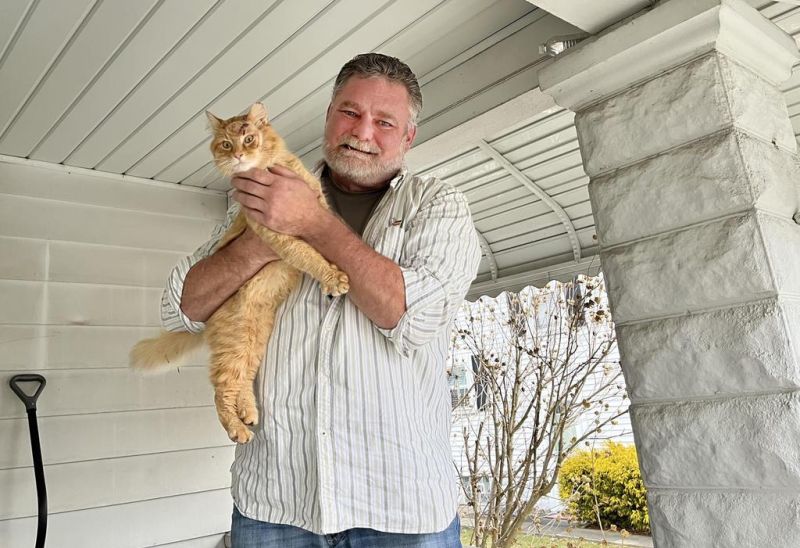 Area men help homeless cats in their own way