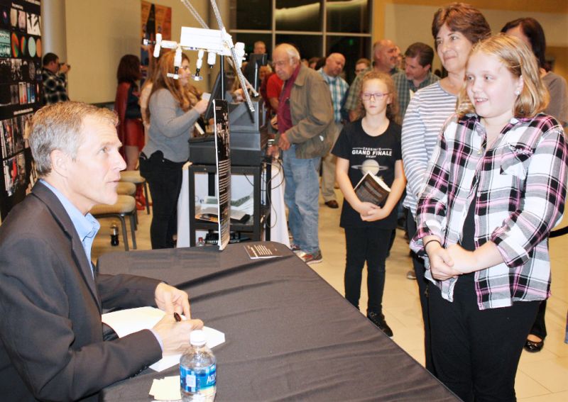 Astronaut Scott Parazynski speaks at Performing Arts Center