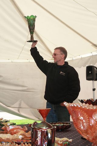 Auction shows off Millersburg's glass-making heritage