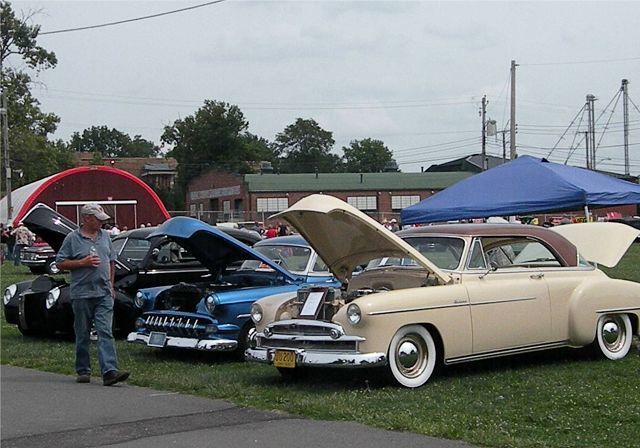 Car enthusiasts gather for 32nd annual Rod Run