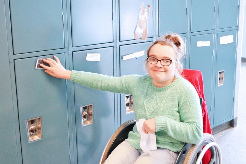 Career center students spread kindness