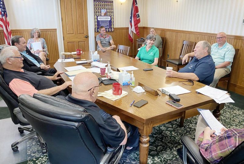 CCAO state leaders connect with Holmes commissioners