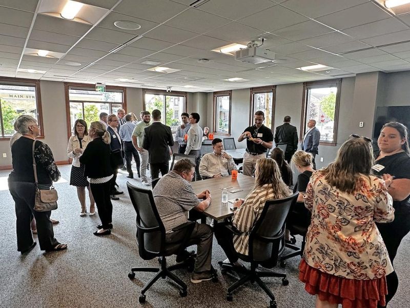 Chamber After Hours creates relaxing evening of fellowship