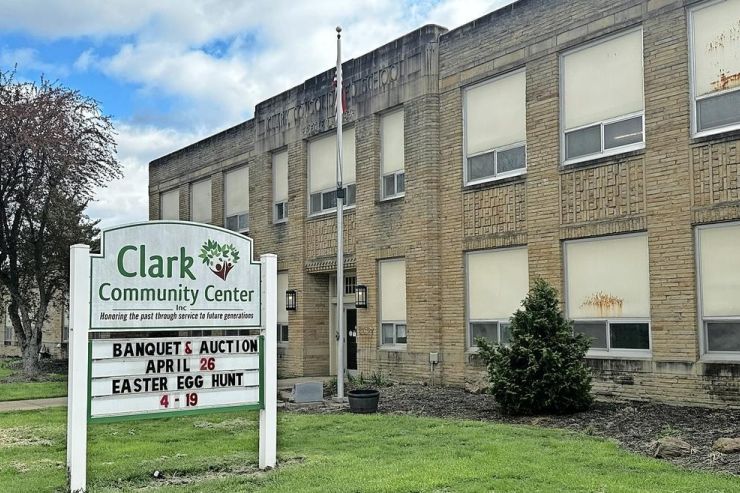 Clark Community Center ready for annual dinner, auction