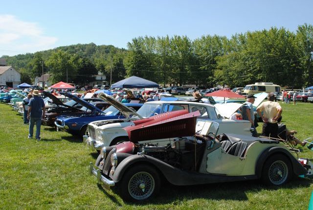 Classic cars cruise-in for a cause