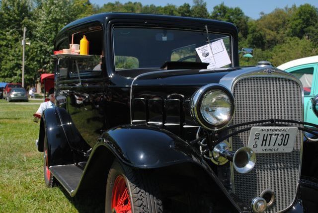 Classic cars cruise-in for a cause
