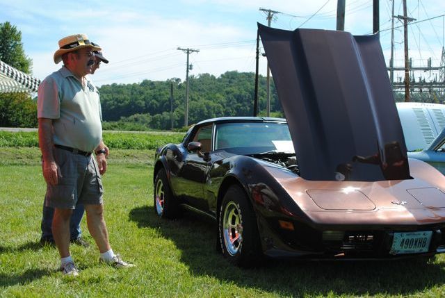 Classic cars cruise-in for a cause