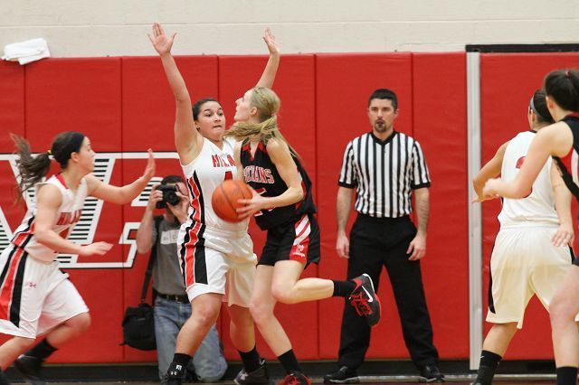 Deconstructing a 17-0 run
Lady Hawks go on a spree late in thrilling 47-37 win over Rosecrans