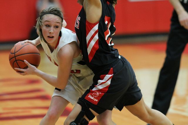 Deconstructing a 17-0 run
Lady Hawks go on a spree late in thrilling 47-37 win over Rosecrans