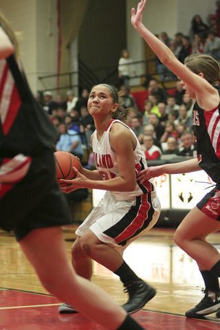 Deconstructing a 17-0 run
Lady Hawks go on a spree late in thrilling 47-37 win over Rosecrans
