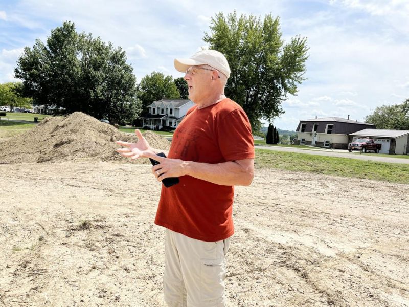 Developer says he will solve problems at Olde Hilltop