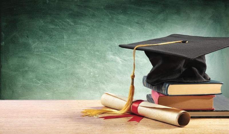 DHS offers scholarship