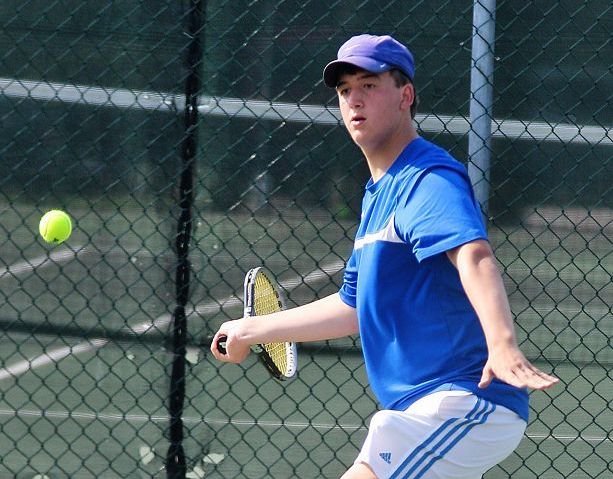 Double vision leads to lights out for West Holmes doubles team